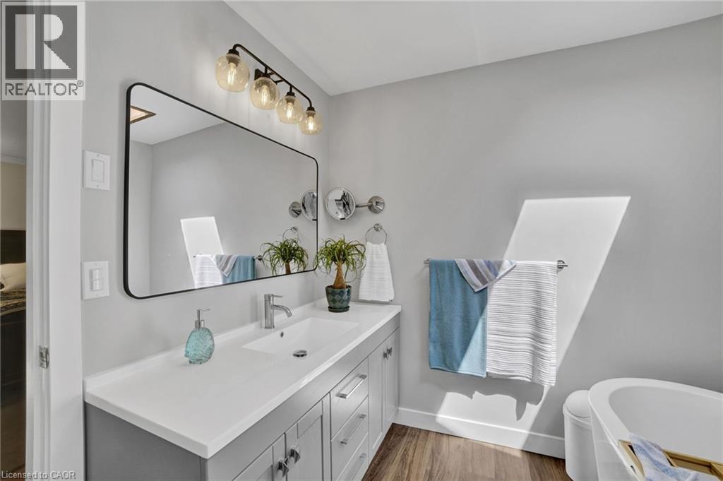 11 Weneil Drive, Freelton, Ontario  L8B 0Z6 - Photo 27 - 40755001