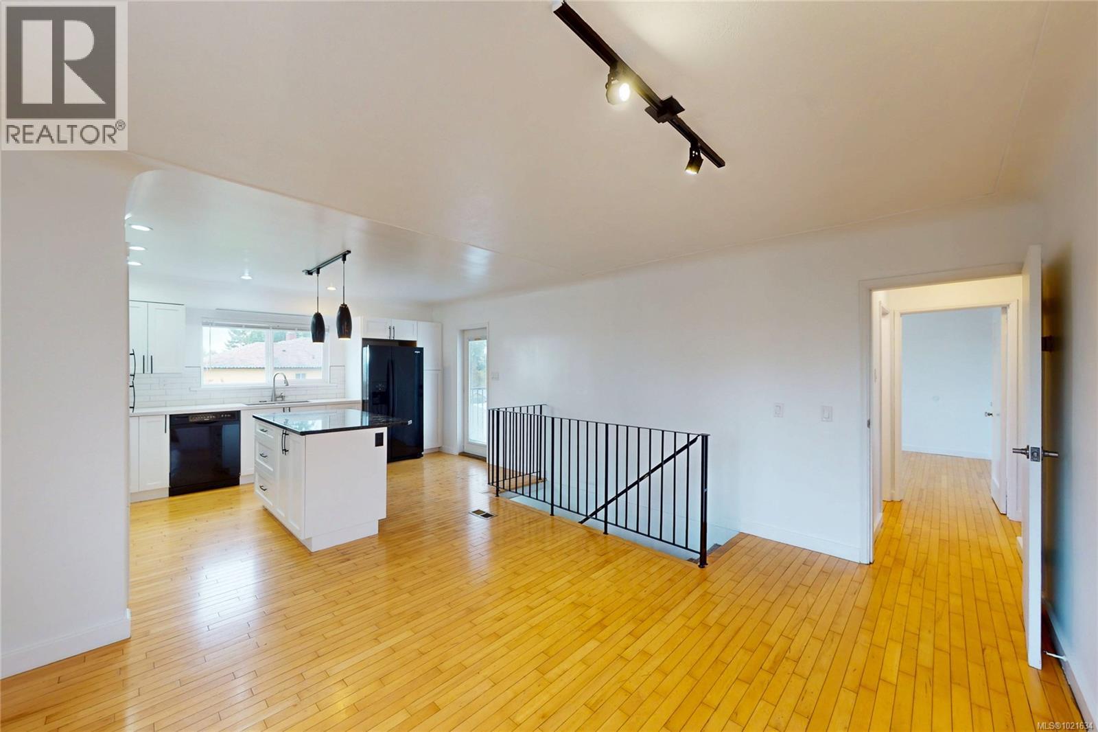 3876 Carey Rd, Saanich, British Columbia  V8Z 4C8 - Photo 14 - 1021634