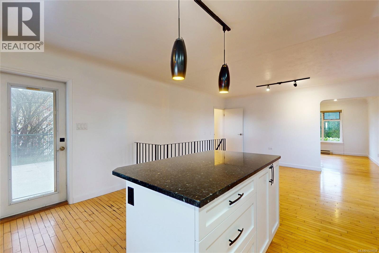 3876 Carey Rd, Saanich, British Columbia  V8Z 4C8 - Photo 21 - 1021634