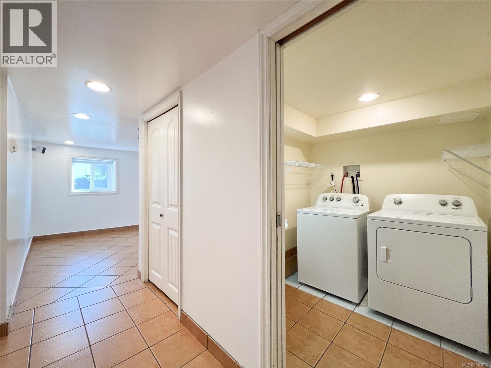 3876 Carey Rd, Saanich, British Columbia  V8Z 4C8 - Photo 39 - 1021634