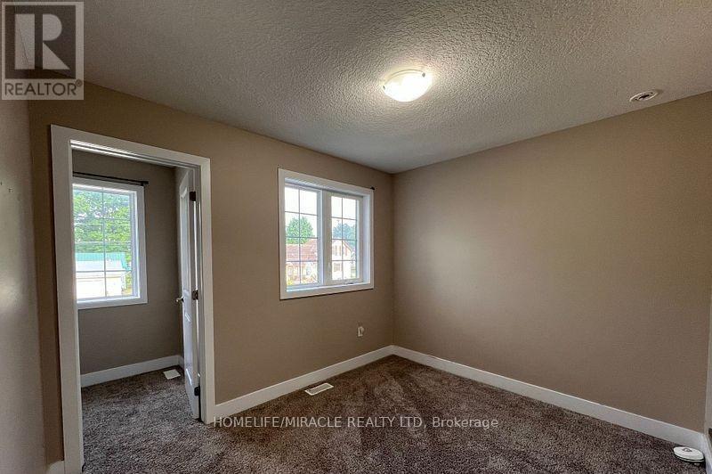 151 Agnes Street, Thames Centre, Ontario  N0M 2P0 - Photo 11 - X12616232