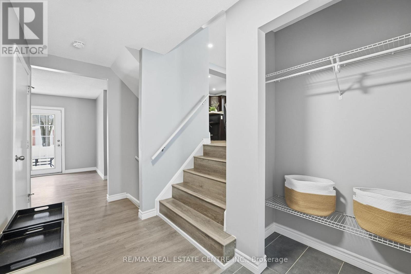 139 The Country Way, Kitchener, Ontario  N2E 2L1 - Photo 8 - X12616244