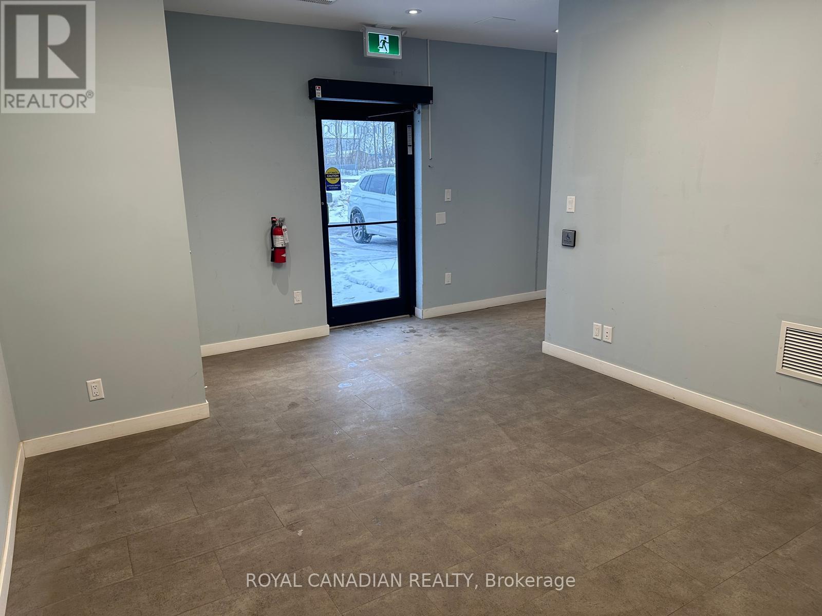 201 Bysham Park Drive, Woodstock, Ontario  N4T 1P1 - Photo 4 - X12616248