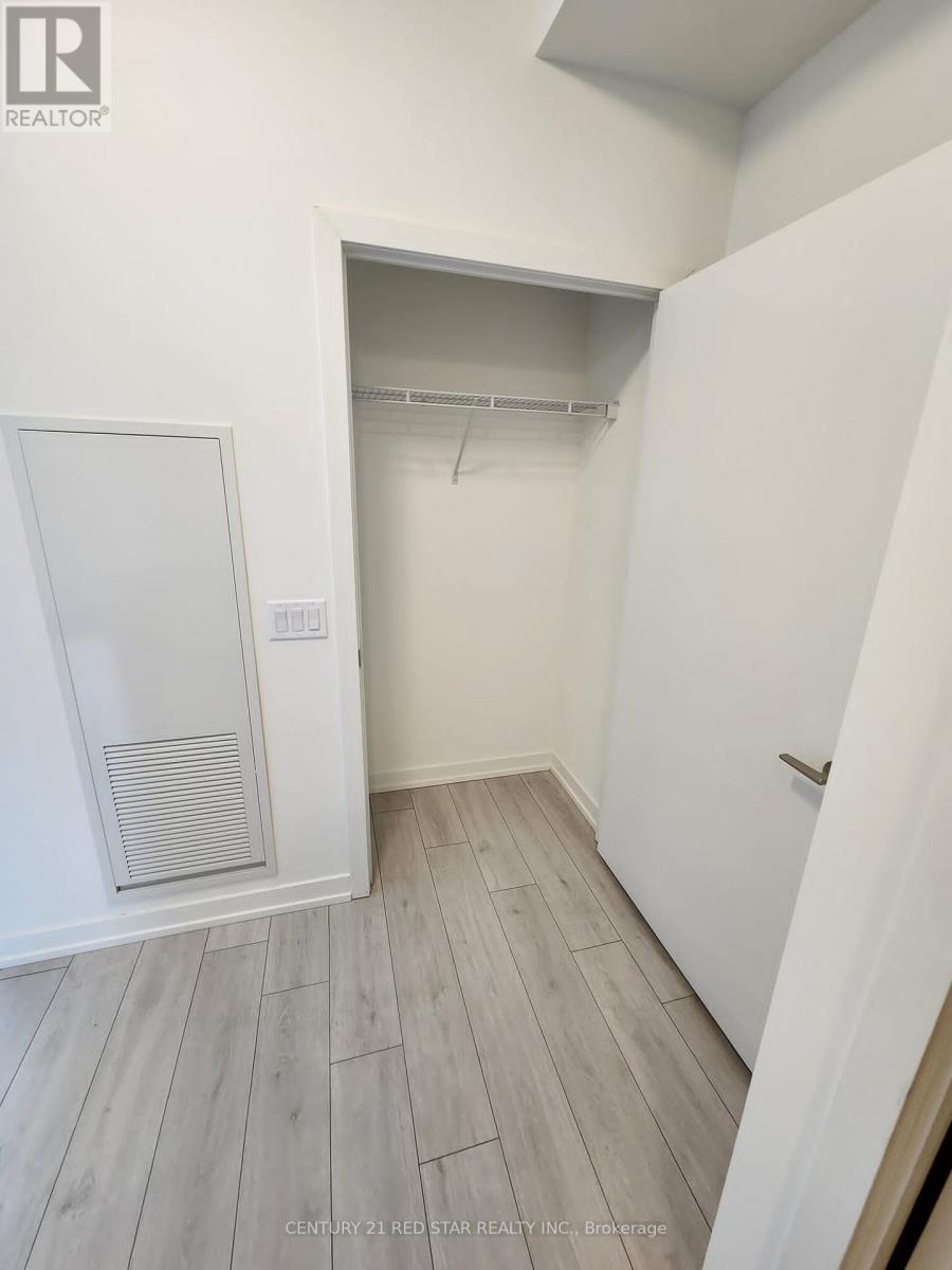 601 - 55 Duke Street W, Kitchener, Ontario  N2H 0C9 - Photo 10 - X12616286