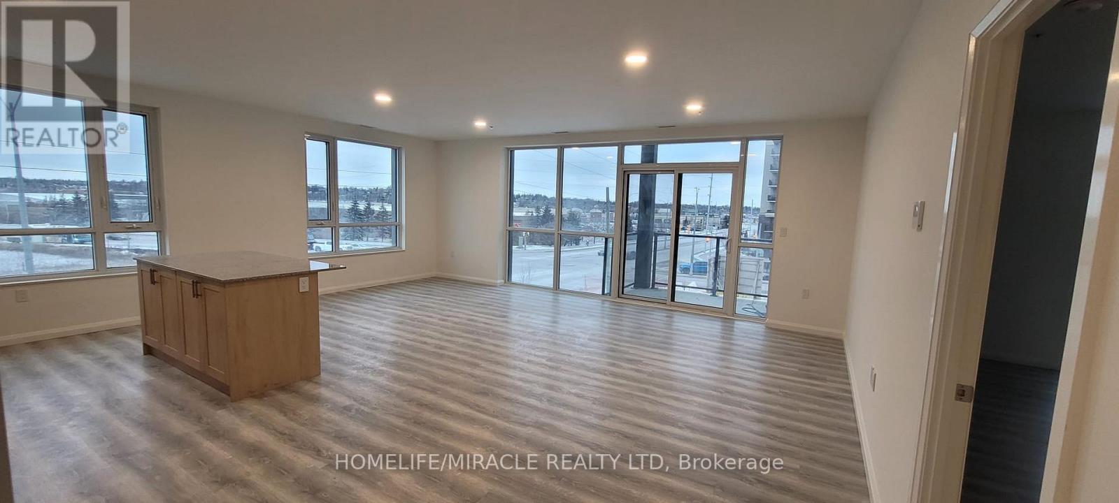 204 - 1098 Paisley Road, Guelph, Ontario  N1K 0E3 - Photo 4 - X12616322