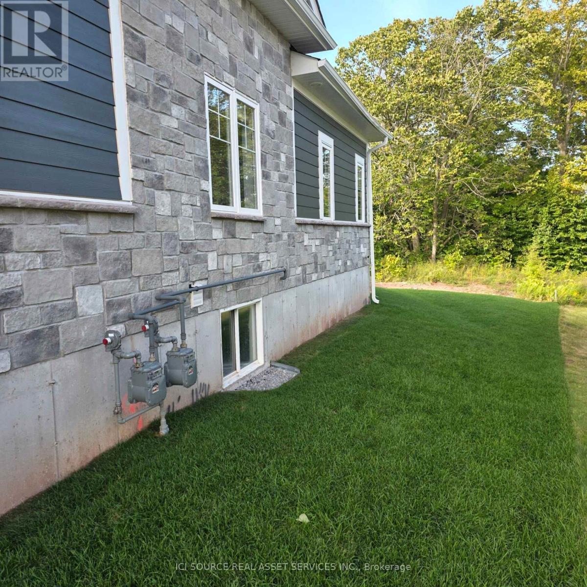 319 Telford Trail, Georgian Bluffs, Ontario N0H 1S0 - Photo 21 - X12616376