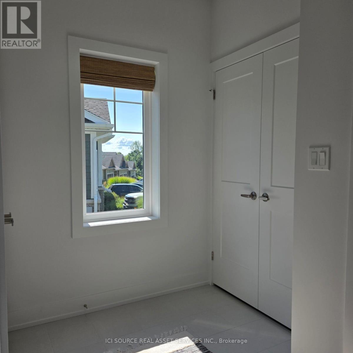 319 Telford Trail, Georgian Bluffs, Ontario N0H 1S0 - Photo 3 - X12616376