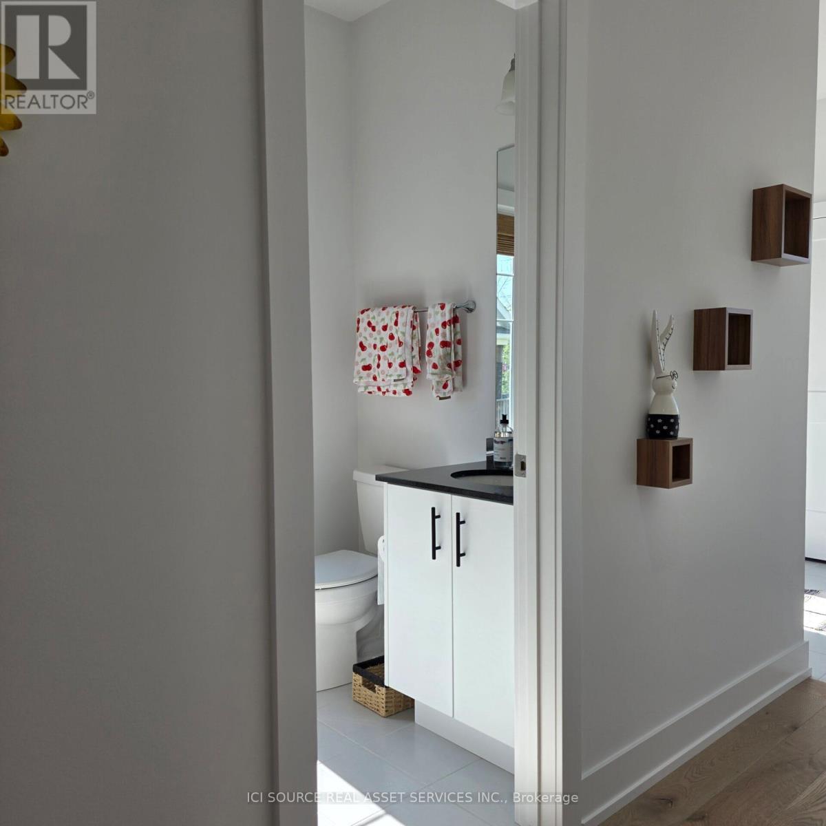 319 Telford Trail, Georgian Bluffs, Ontario N0H 1S0 - Photo 4 - X12616376