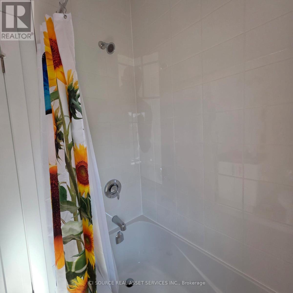 319 Telford Trail, Georgian Bluffs, Ontario N0H 1S0 - Photo 5 - X12616376