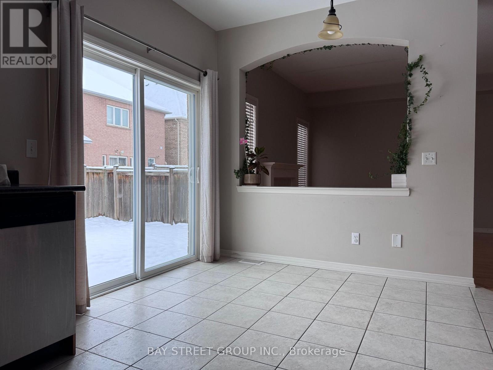 3196 Tim Dobbie Drive, Burlington, Ontario  L7M 0N4 - Photo 10 - W12557790