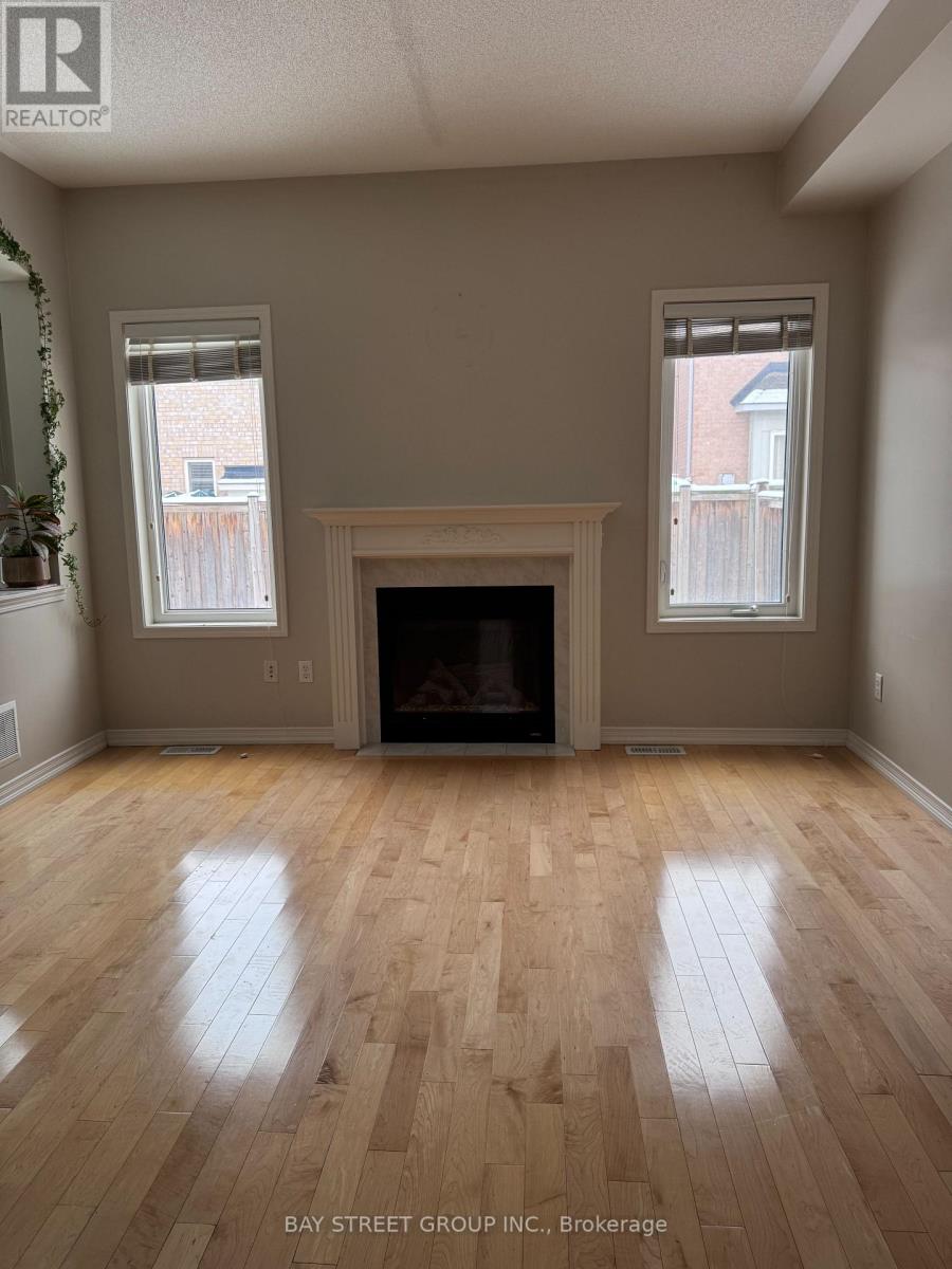 3196 Tim Dobbie Drive, Burlington, Ontario  L7M 0N4 - Photo 3 - W12557790