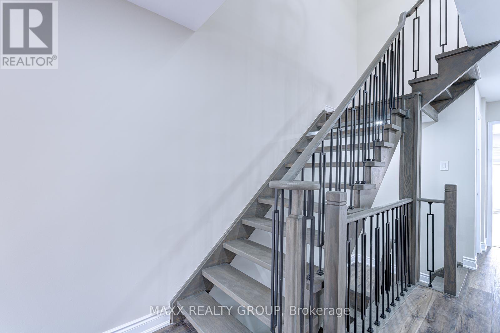 109 Woodsend Run, Brampton, Ontario  L6Y 4H7 - Photo 4 - W12615184