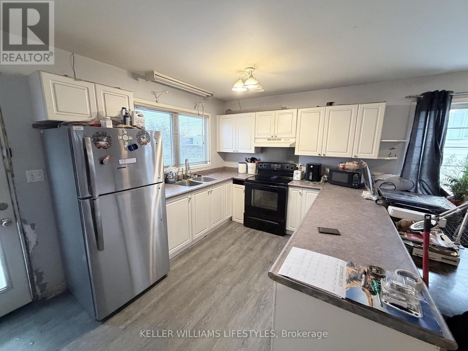 128 Stuart Street, Sarnia, Ontario  N7T 3B1 - Photo 11 - X12616434