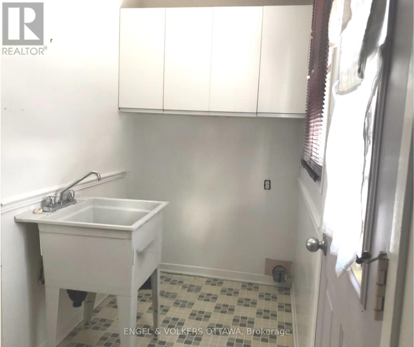 2924 Ahearn Avenue S, Ottawa, Ontario K2B 6Z9 - Photo 11 - X12616422