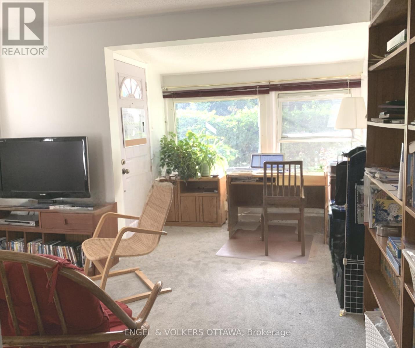 2924 Ahearn Avenue S, Ottawa, Ontario K2B 6Z9 - Photo 5 - X12616422