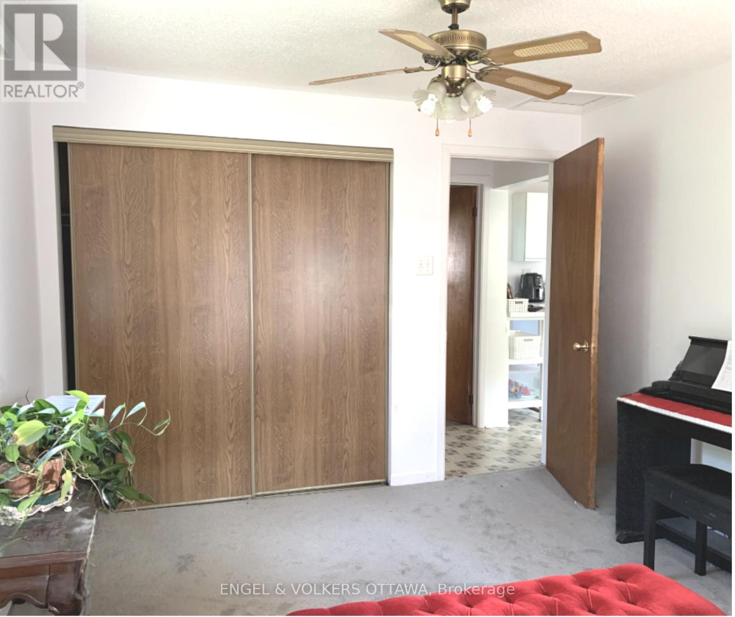 2924 Ahearn Avenue S, Ottawa, Ontario K2B 6Z9 - Photo 9 - X12616422