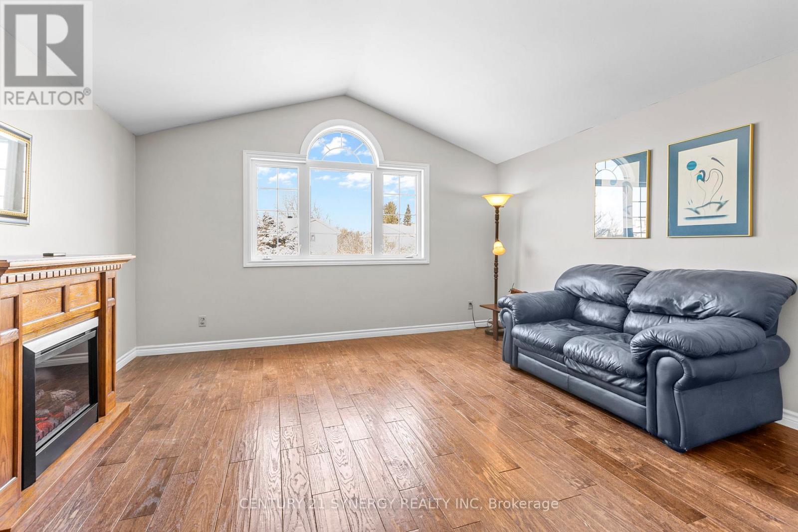 34 Rosegarden Crescent, Ottawa, Ontario  K1T 3A9 - Photo 19 - X12616428