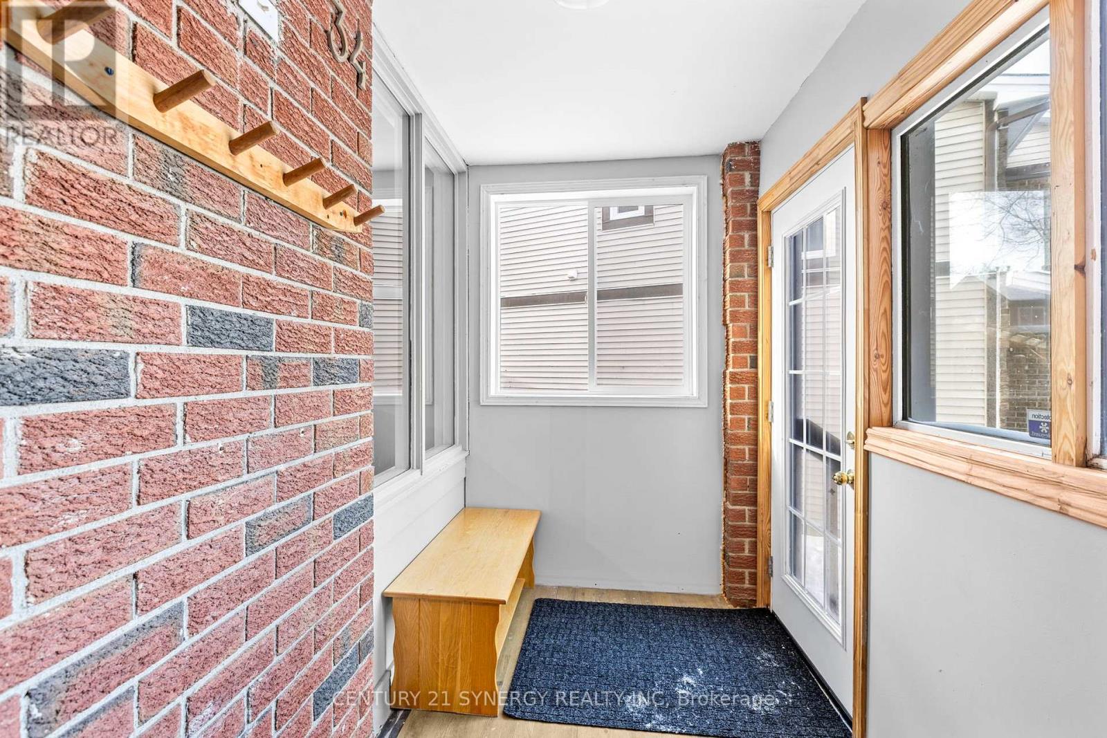 34 Rosegarden Crescent, Ottawa, Ontario  K1T 3A9 - Photo 4 - X12616428