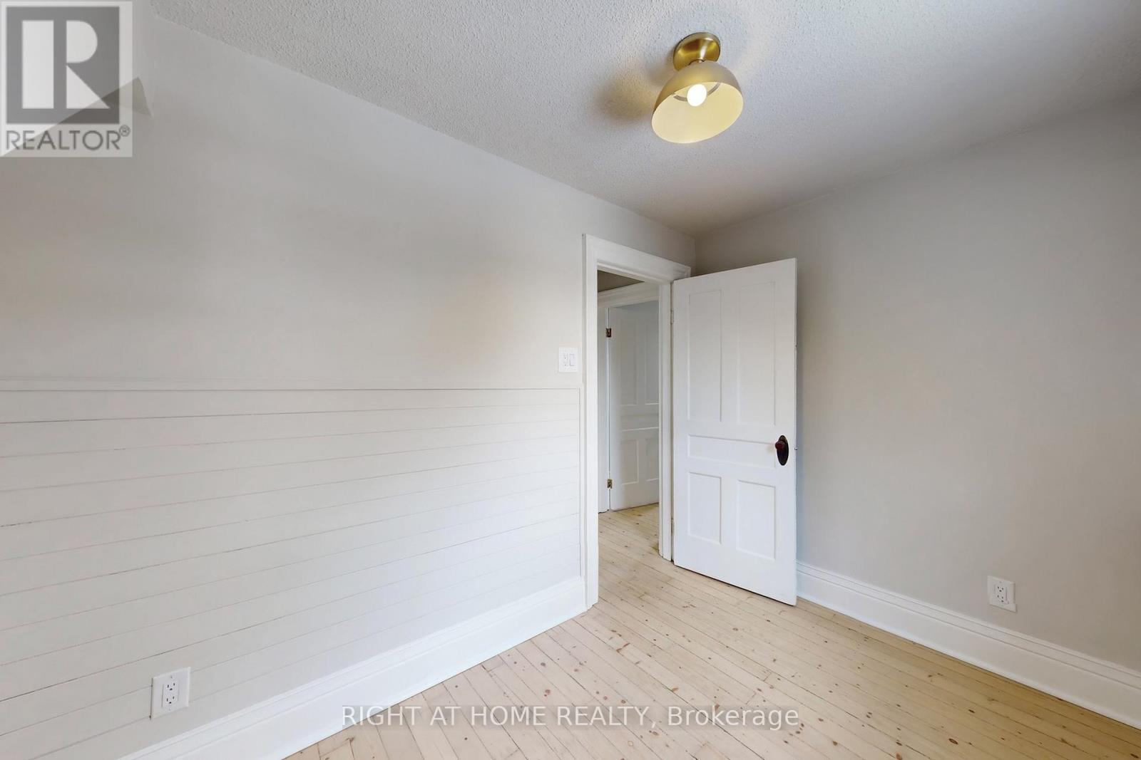 Upper - 333 Millard Avenue, Newmarket, Ontario  L3Y 1Z5 - Photo 18 - N12583784