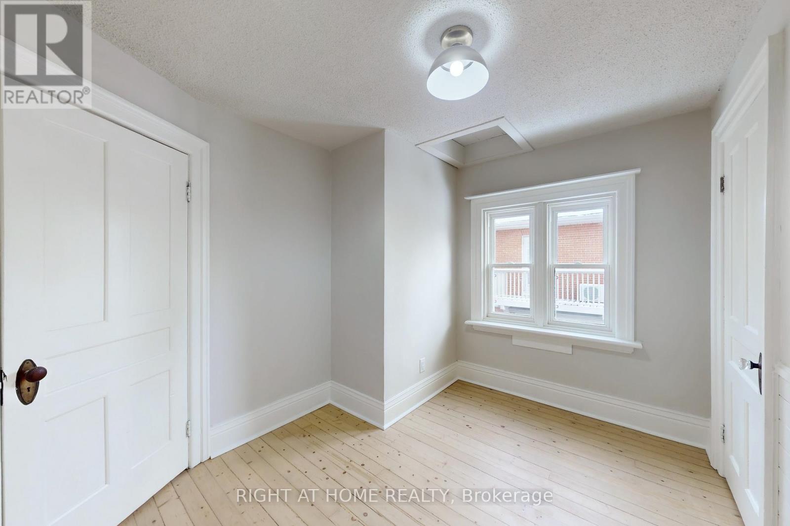 Upper - 333 Millard Avenue, Newmarket, Ontario  L3Y 1Z5 - Photo 13 - N12583784