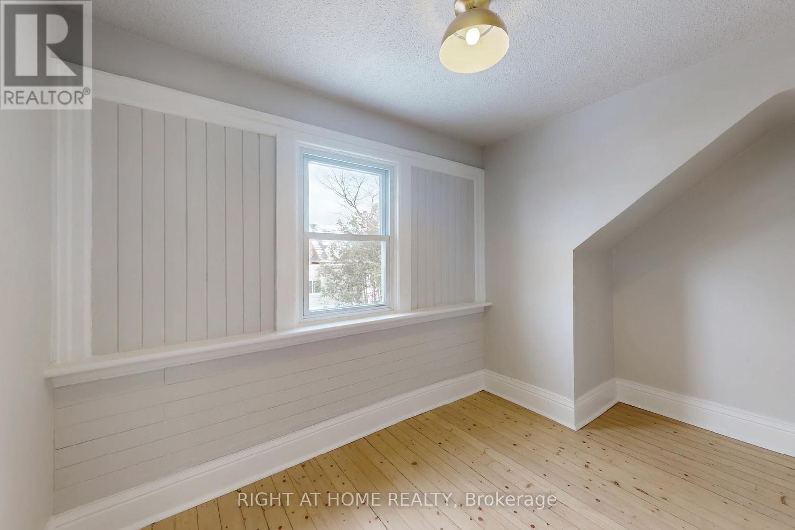 Upper - 333 Millard Avenue, Newmarket, Ontario  L3Y 1Z5 - Photo 17 - N12583784