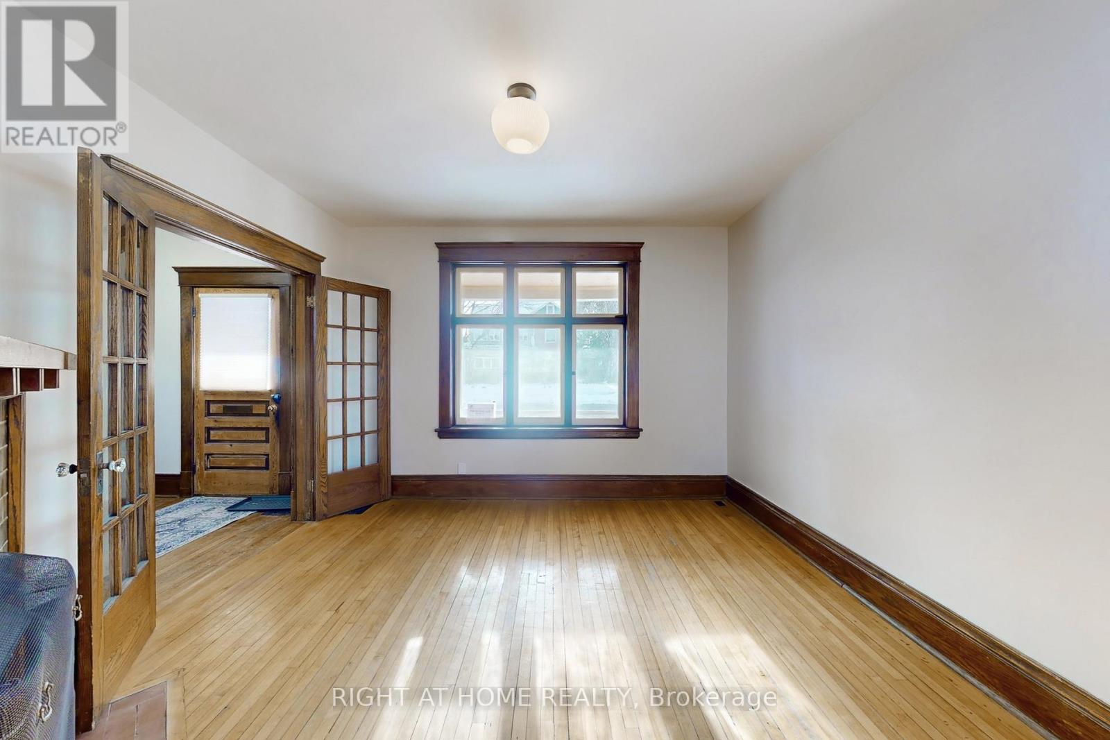 Upper - 333 Millard Avenue, Newmarket, Ontario  L3Y 1Z5 - Photo 3 - N12583784