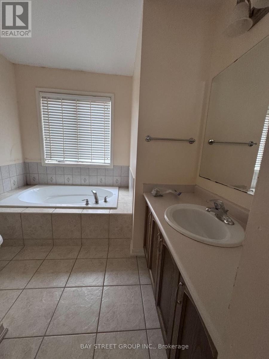 3196 Tim Dobbie Drive, Burlington, Ontario  L7M 0N4 - Photo 20 - W12557790