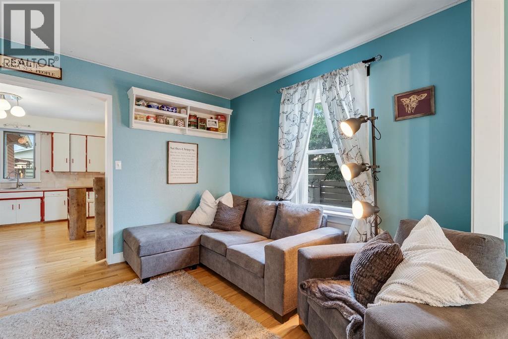 1310 Centre Street, Carstairs, Alberta  T0M 0N0 - Photo 7 - A2270344