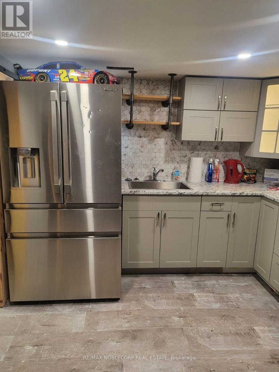 Bsmt - 56 Argyle Crescent, St. Catharines, Ontario  L2P 2P4 - Photo 5 - X12615934