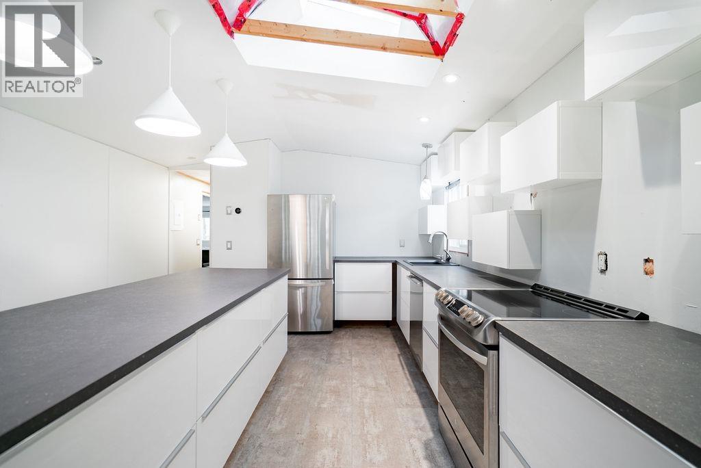 19728 Poplar Place, Pitt Meadows, British Columbia  V3Y 1Z3 - Photo 11 - R3073241