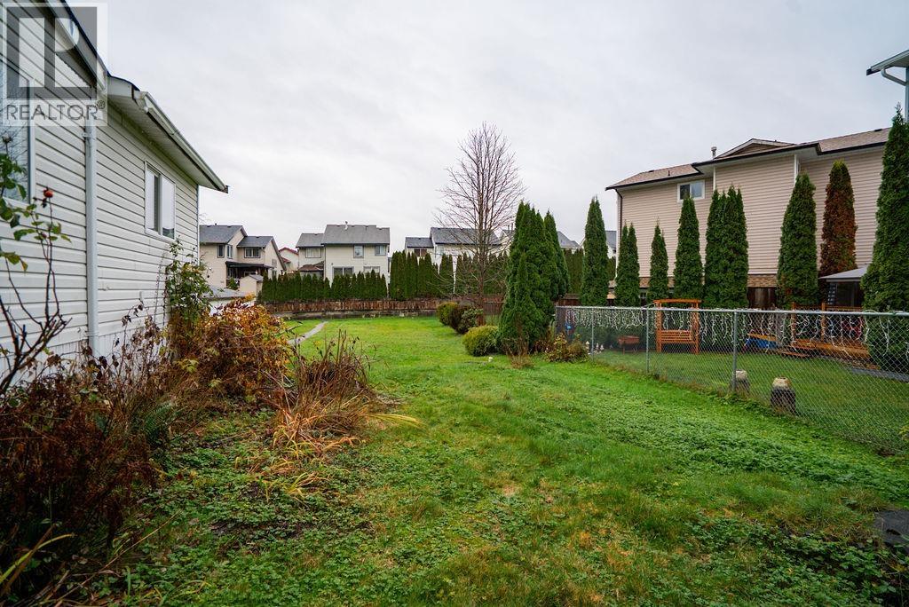 19728 Poplar Place, Pitt Meadows, British Columbia  V3Y 1Z3 - Photo 19 - R3073241