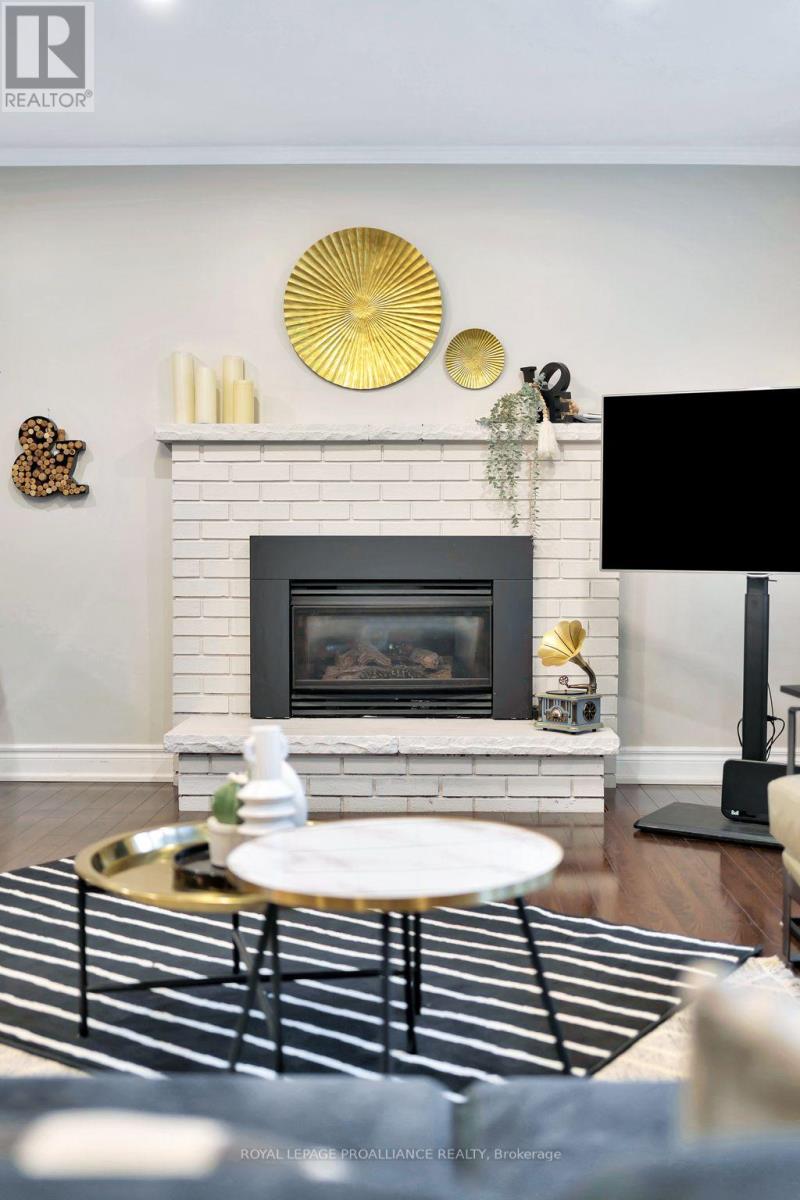 97 Roseland Drive, Quinte West, Ontario  K0K 1L0 - Photo 16 - X12477100