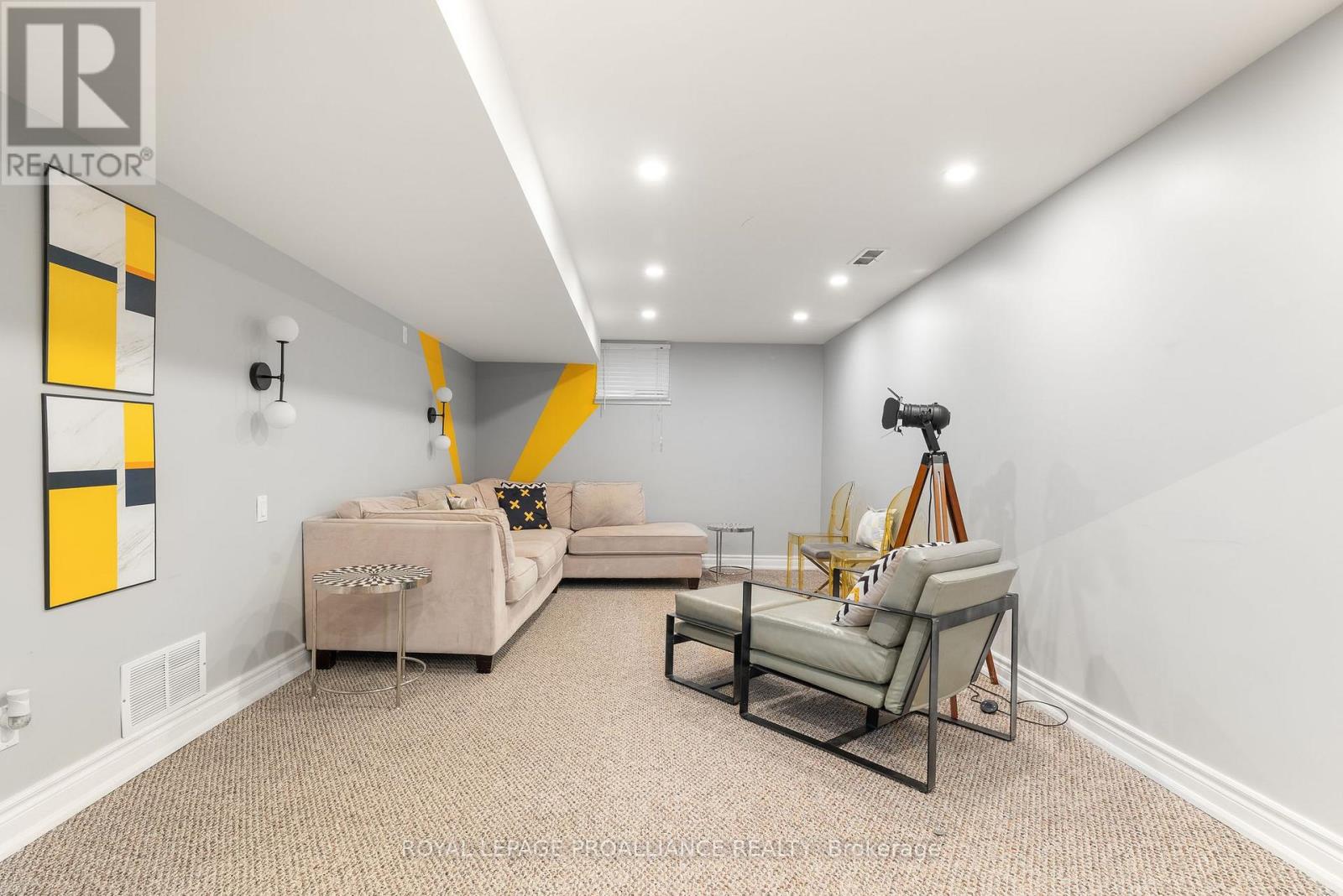 97 Roseland Drive, Quinte West, Ontario  K0K 1L0 - Photo 31 - X12477100