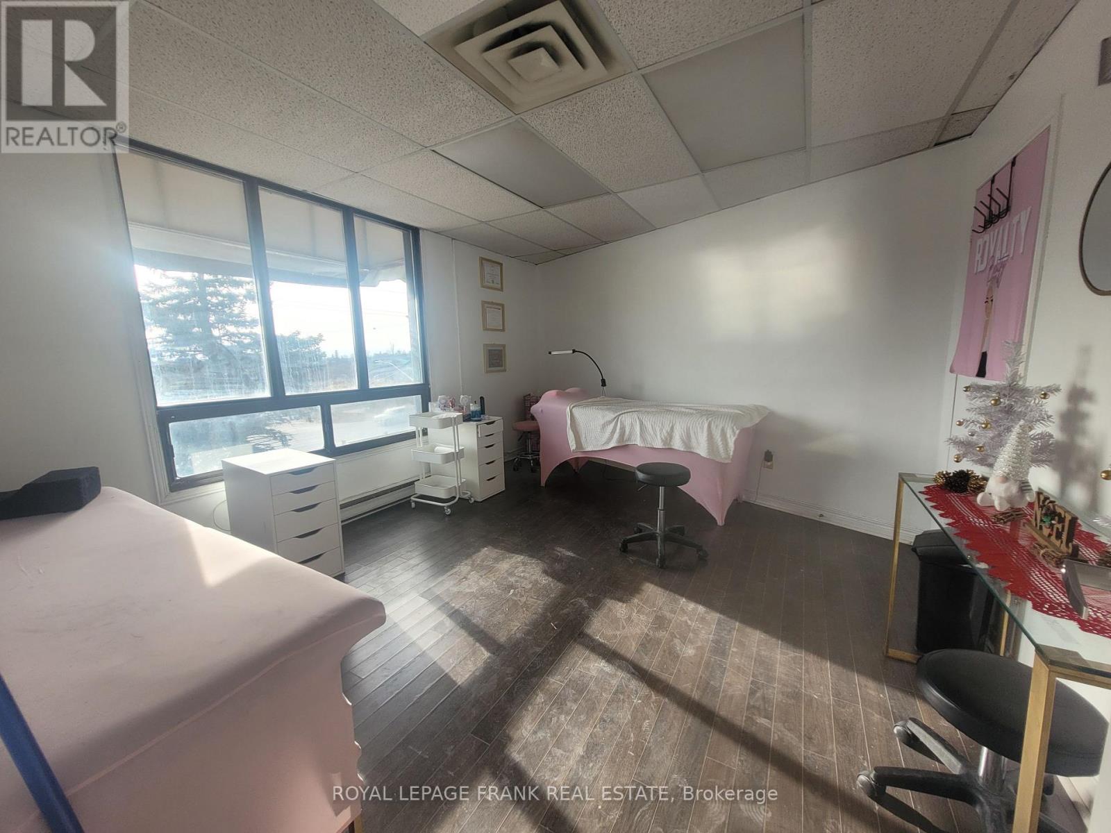 204 - 1500 King Street E, Clarington, Ontario  L1E 1H5 - Photo 1 - E12616160
