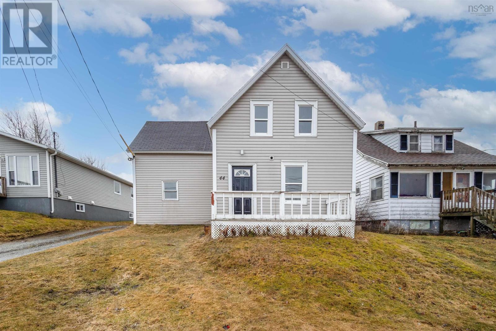 44 Central, Sydney, Nova Scotia  B1P 2A8 - Photo 1 - 202529300