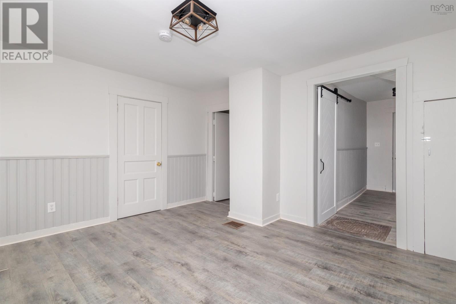 44 Central, Sydney, Nova Scotia  B1P 2A8 - Photo 8 - 202529300