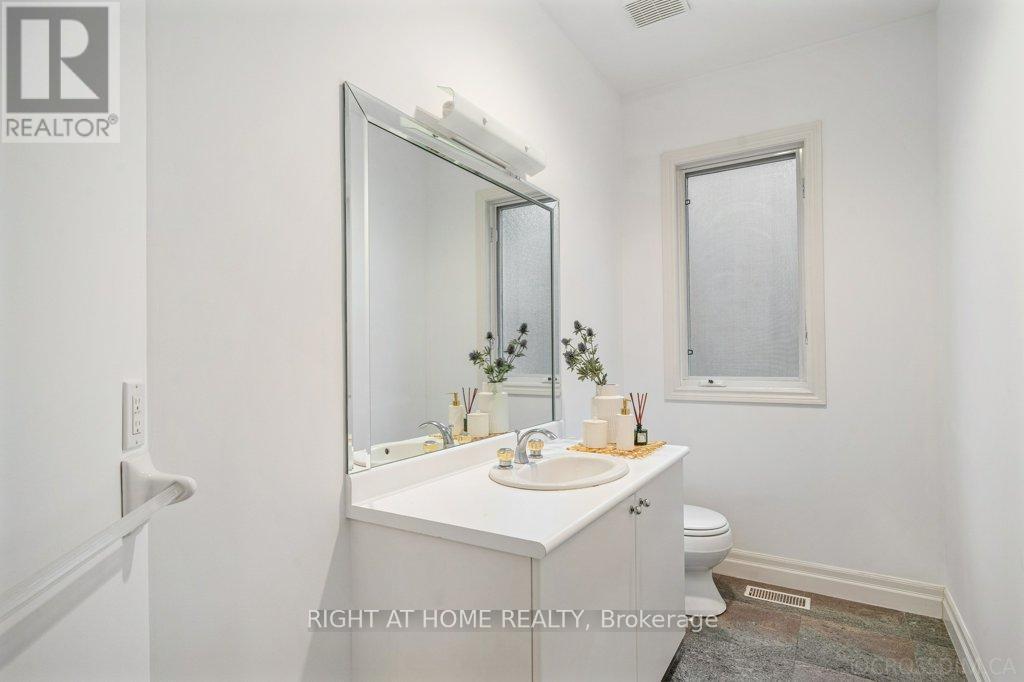 260 Byng Avenue, Toronto, Ontario  M2N 4L3 - Photo 10 - C12616456