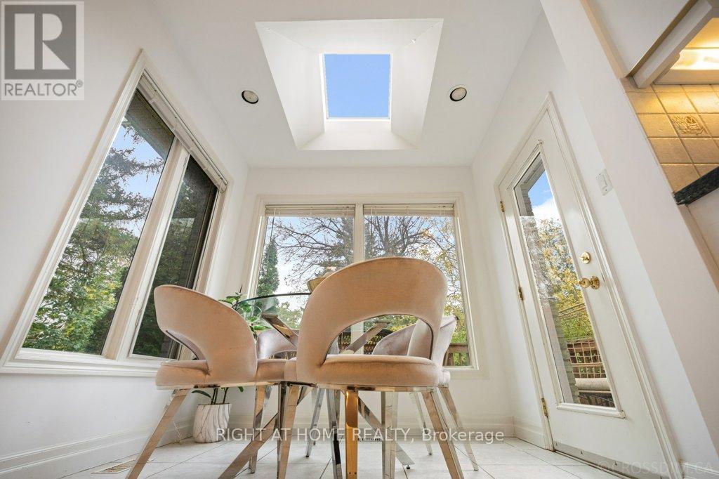 260 Byng Avenue, Toronto, Ontario  M2N 4L3 - Photo 20 - C12616456