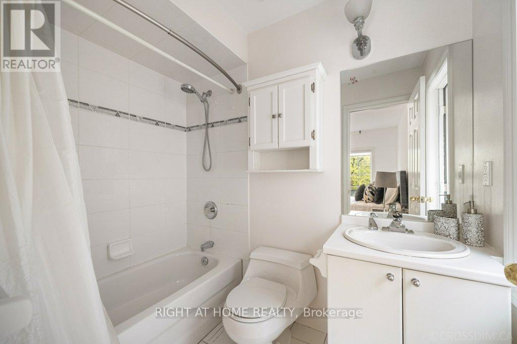 260 Byng Avenue, Toronto, Ontario  M2N 4L3 - Photo 33 - C12616456