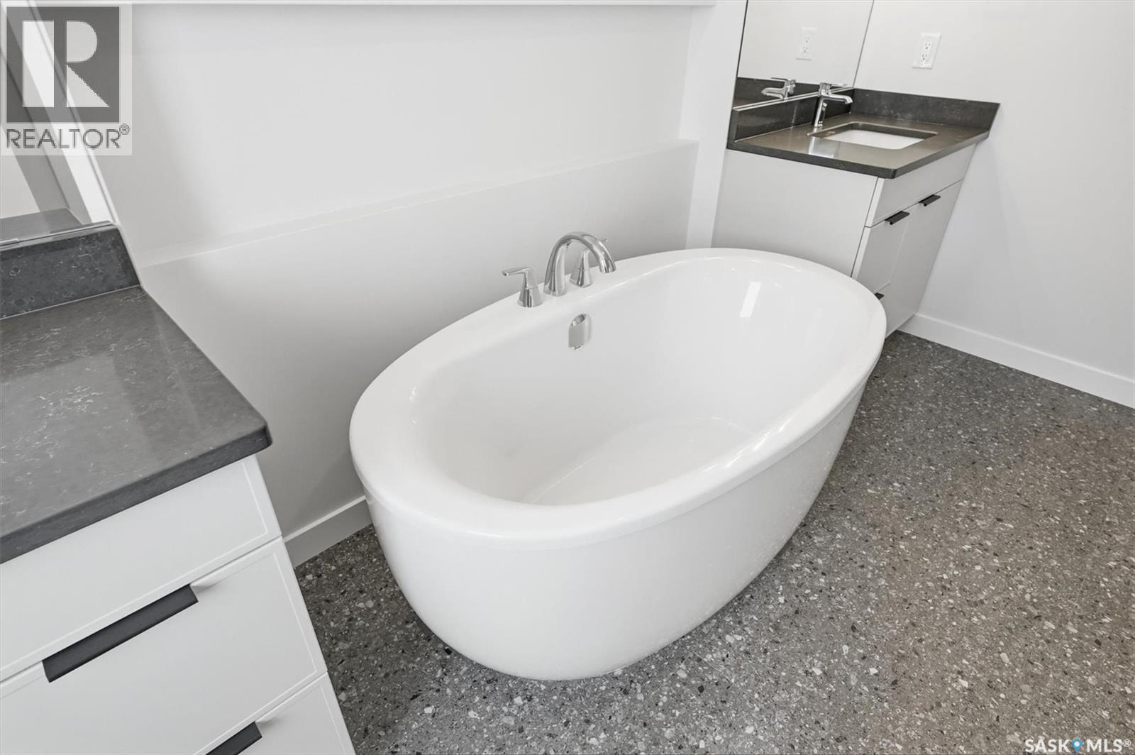 470 Cockcroft Place, Saskatoon, Saskatchewan  S7V 1Y9 - Photo 26 - SK025474