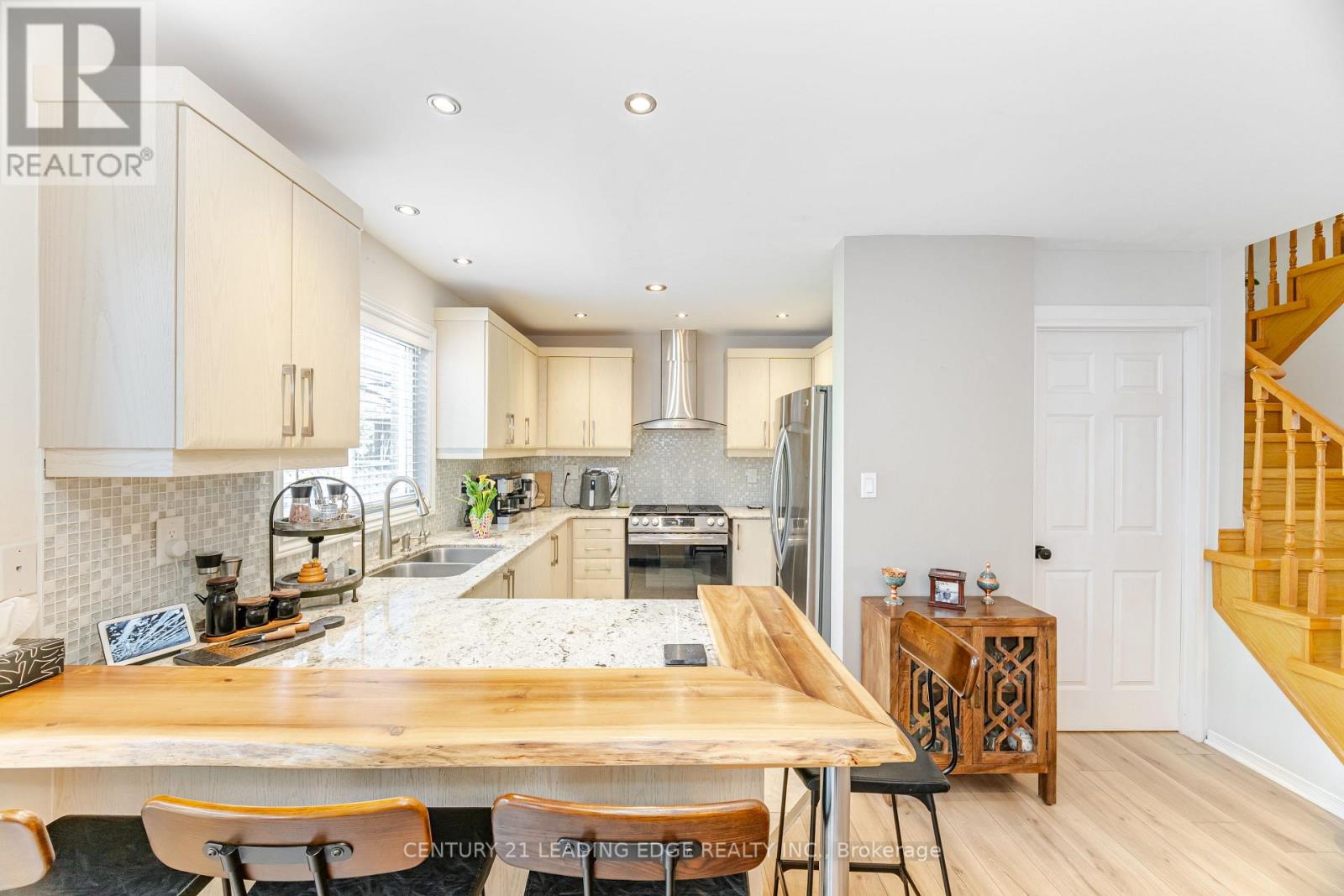 344 Marble Place, Newmarket, Ontario  L3X 2R7 - Photo 13 - N12616404