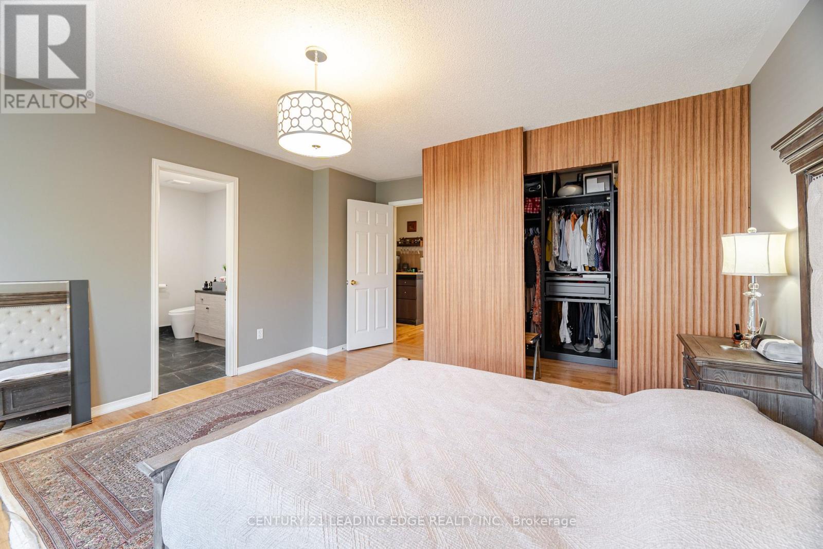 344 Marble Place, Newmarket, Ontario  L3X 2R7 - Photo 21 - N12616404