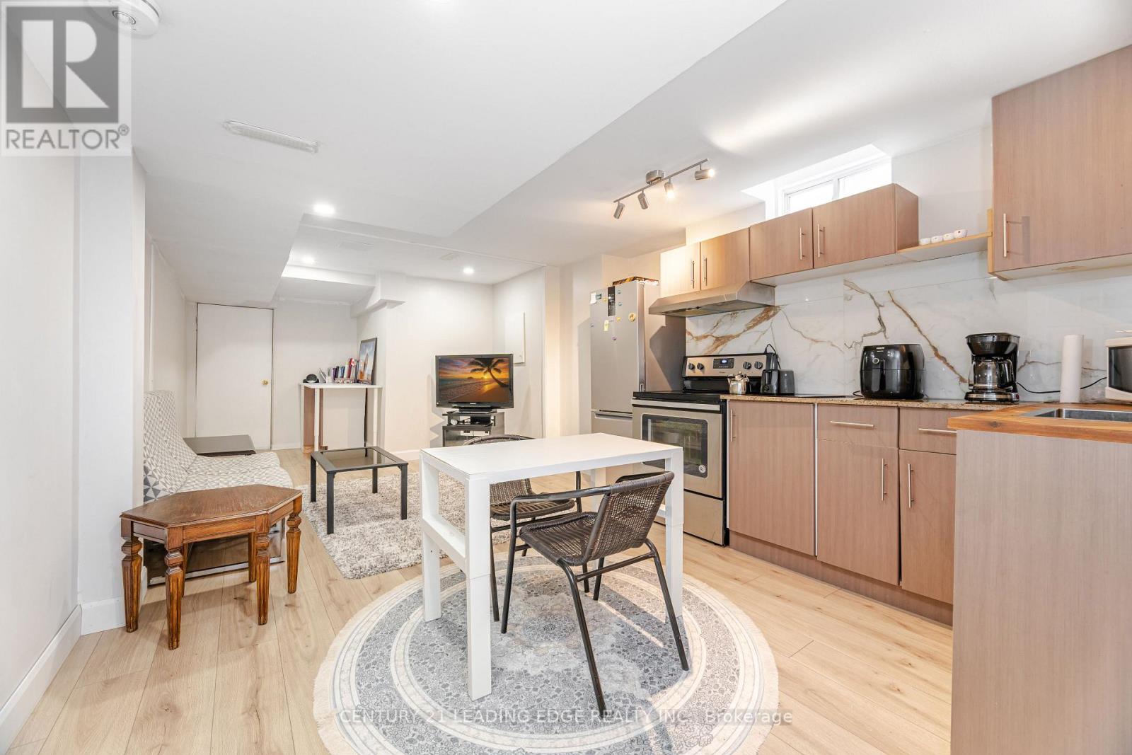 344 Marble Place, Newmarket, Ontario  L3X 2R7 - Photo 33 - N12616404