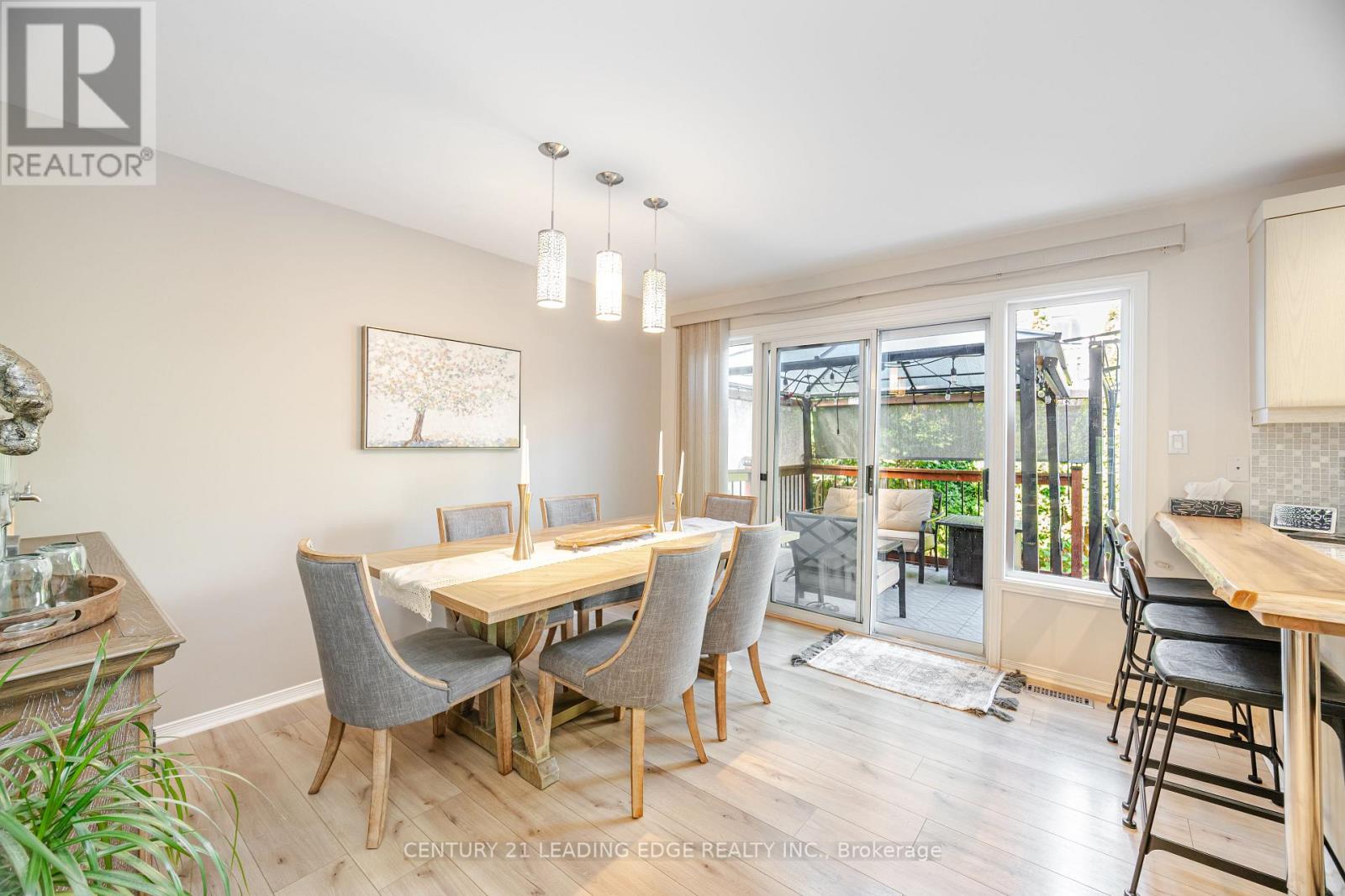 344 Marble Place, Newmarket, Ontario  L3X 2R7 - Photo 8 - N12616404