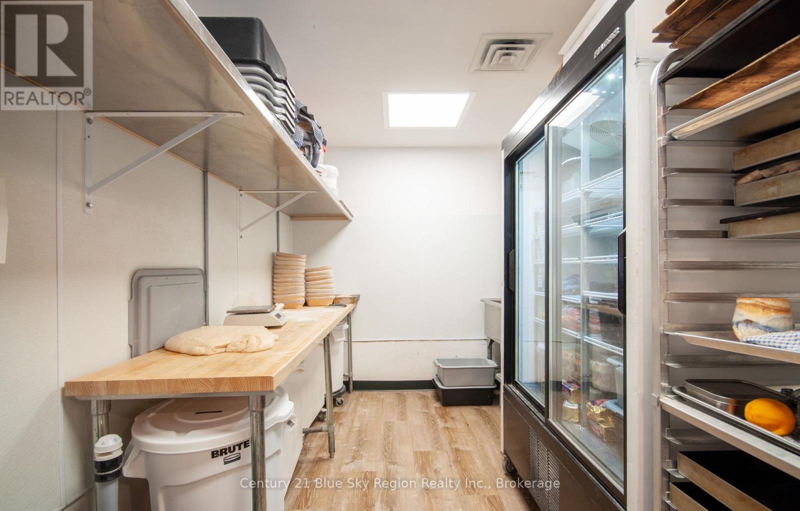 158 Main Street W, North Bay, Ontario  P1B 2T5 - Photo 12 - X12616536