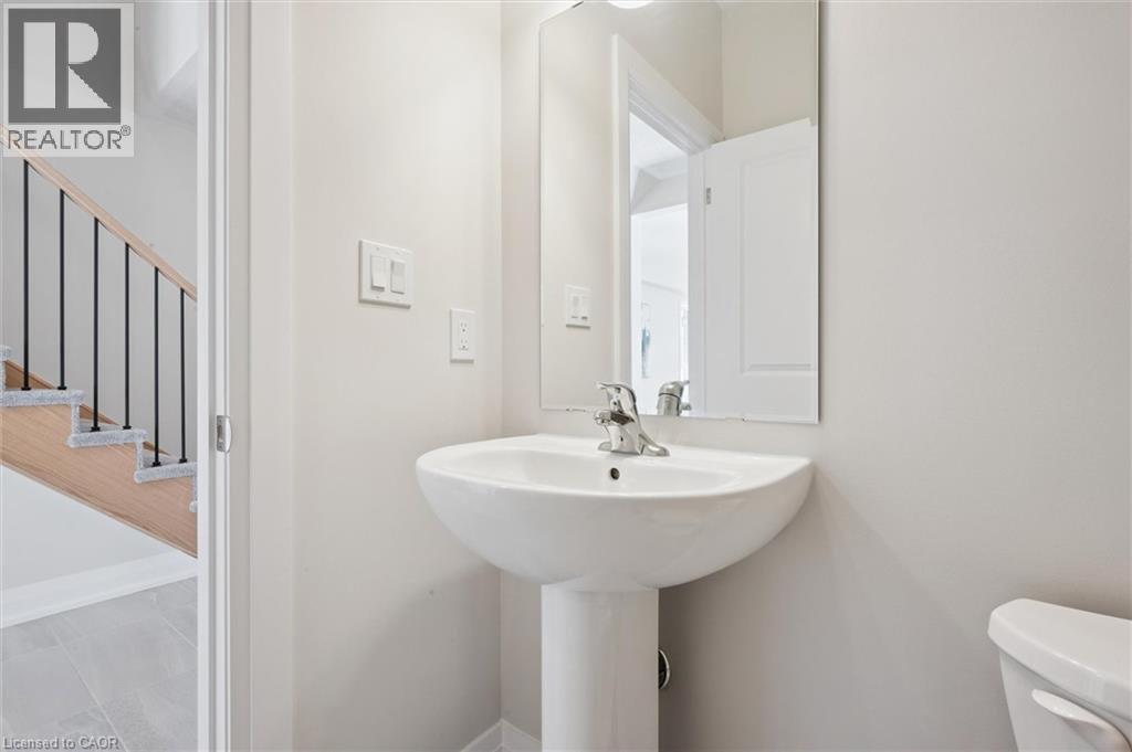 916 Valencia Court, Kitchener, Ontario  N2R 0R5 - Photo 14 - 40779385