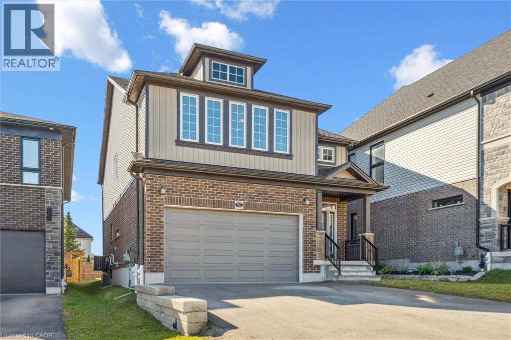 916 Valencia Court, Kitchener, Ontario  N2R 0R5 - Photo 3 - 40779385