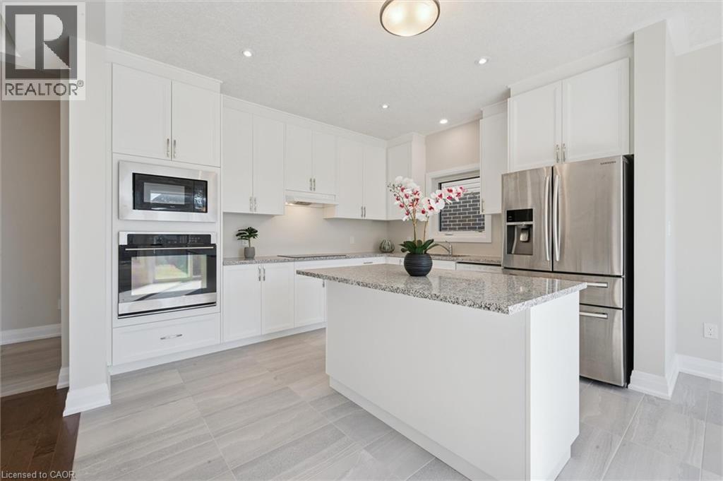 916 Valencia Court, Kitchener, Ontario  N2R 0R5 - Photo 11 - 40779385