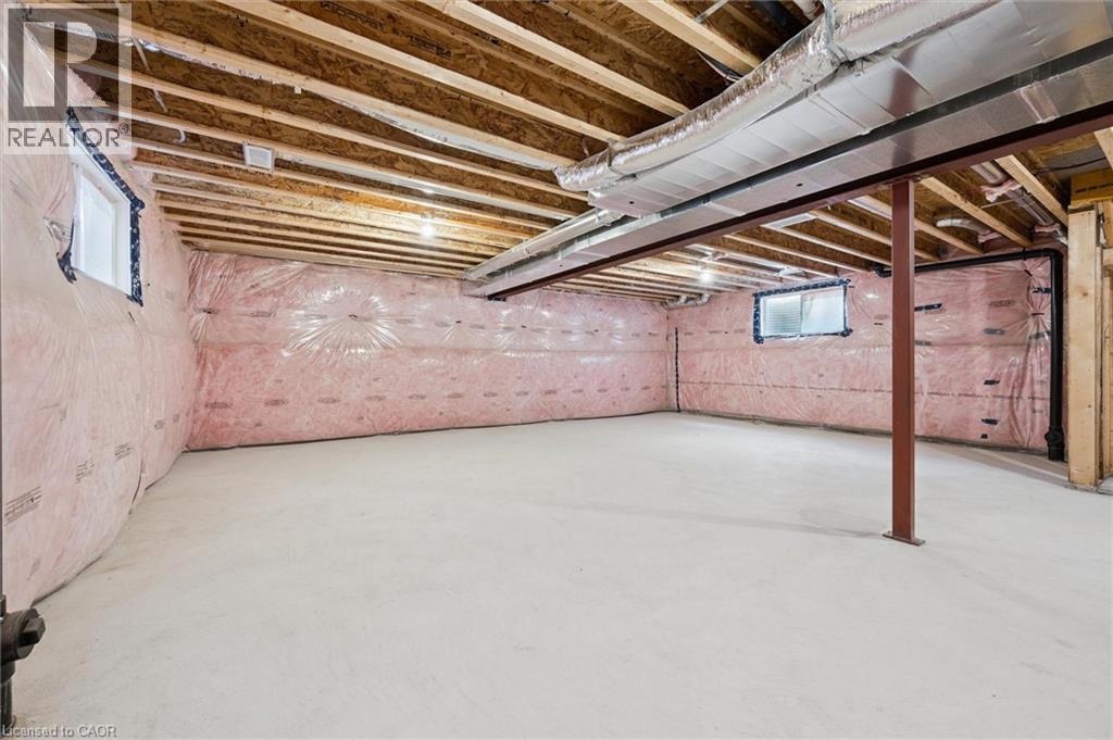 916 Valencia Court, Kitchener, Ontario  N2R 0R5 - Photo 35 - 40779385