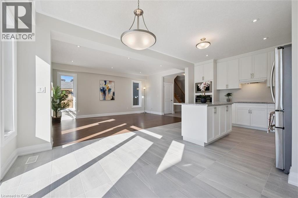 916 Valencia Court, Kitchener, Ontario  N2R 0R5 - Photo 10 - 40779385